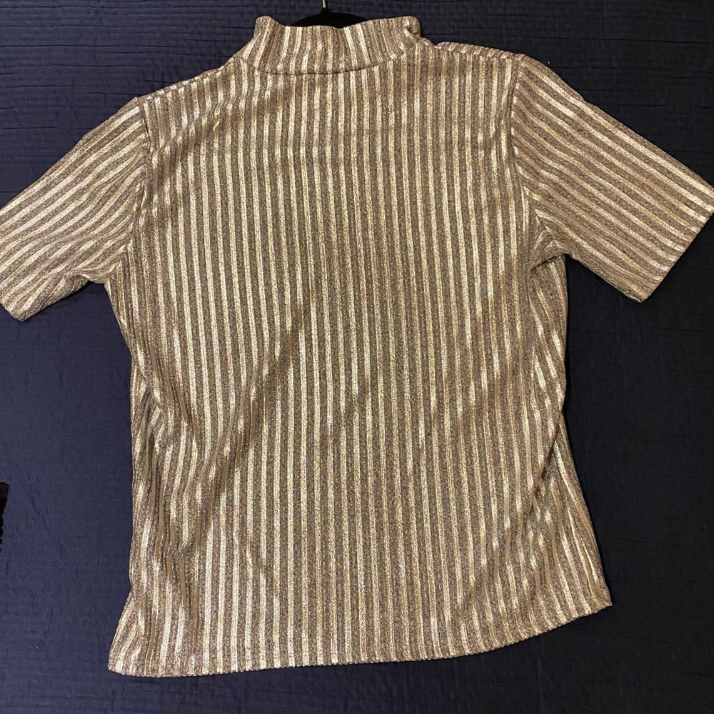 BEAUTIFUL SILVER SPARKLE SHORT SLEEVE TOP